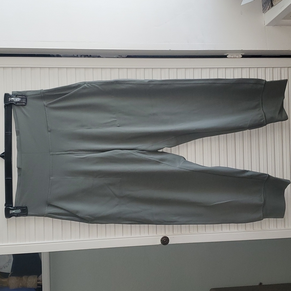 Lululemon align high rise crop joggers
